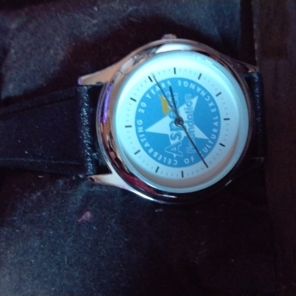 Men's Watch - Picture 1 of 2